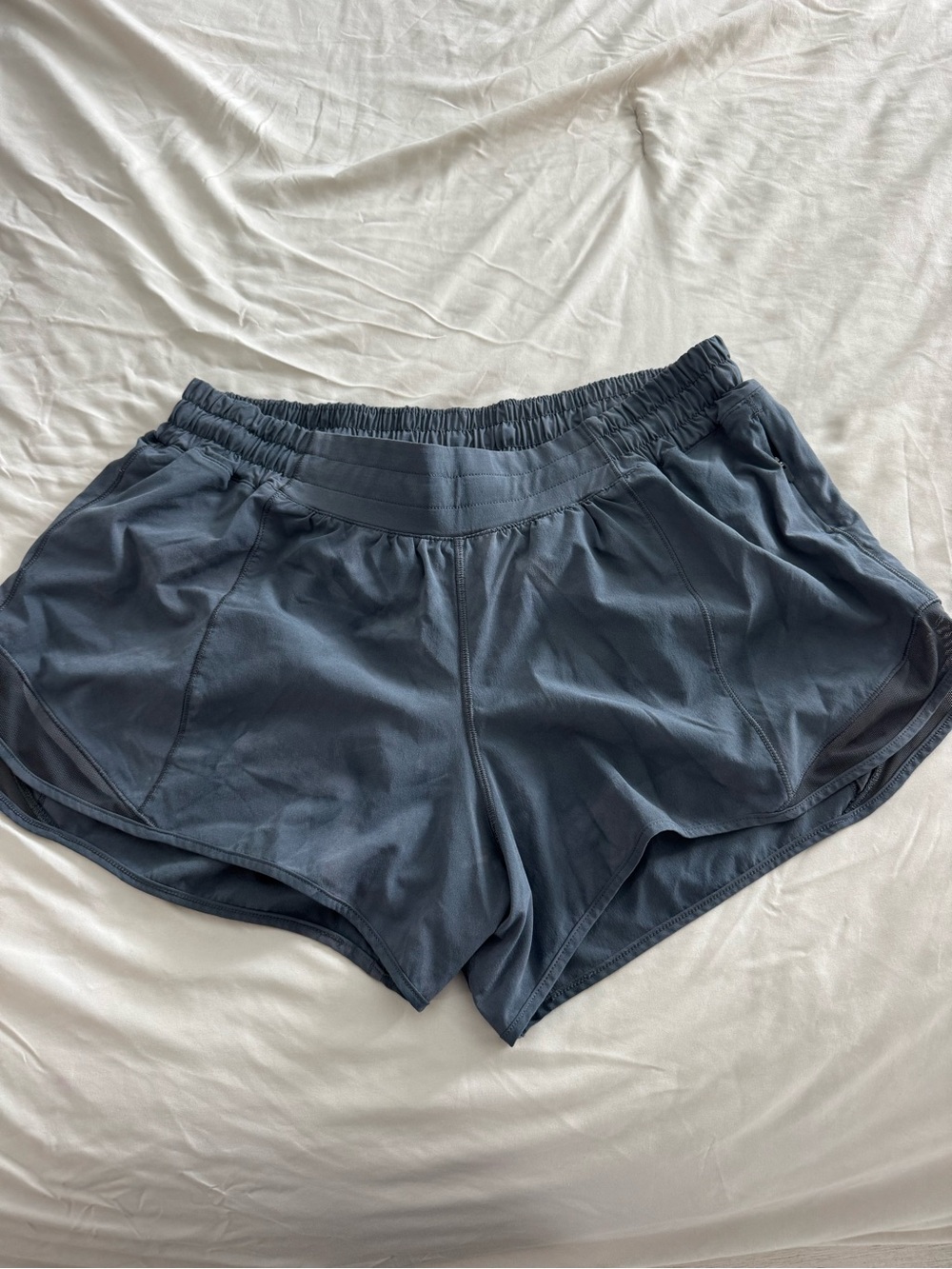 Lululemon size 12 hotty hot shorts